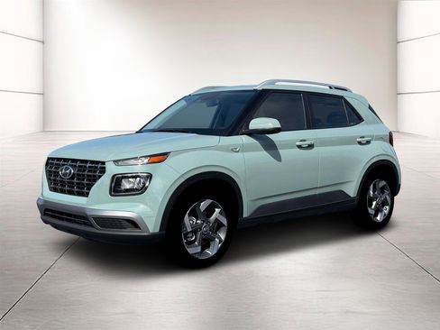 New 2026 Hyundai Venue SEL FWD image 2