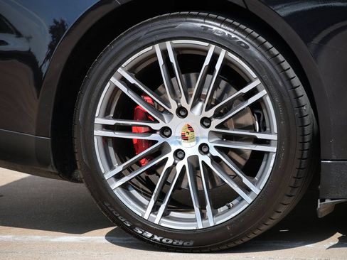 Used 2015 Porsche Panamera GTS w/ Premium Package Plus AWD/4WD image 38