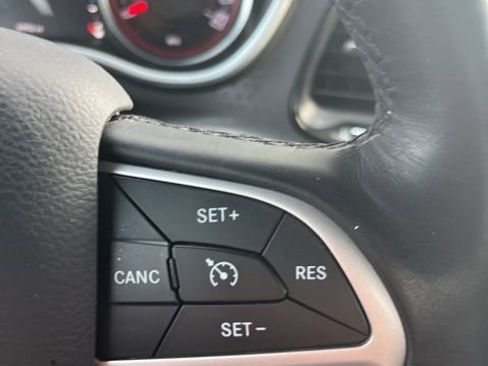 Used 2016 Dodge Challenger SXT Plus image 4