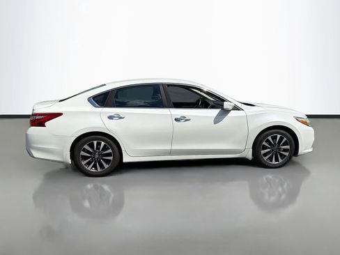 Used 2017 Nissan Altima 2.5 SV FWD image 4