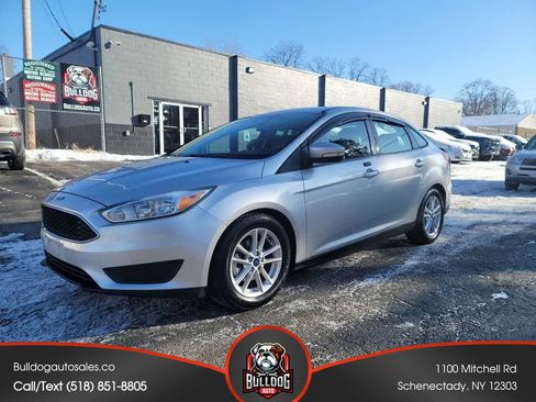 Used 2016 Ford Focus SE image 1