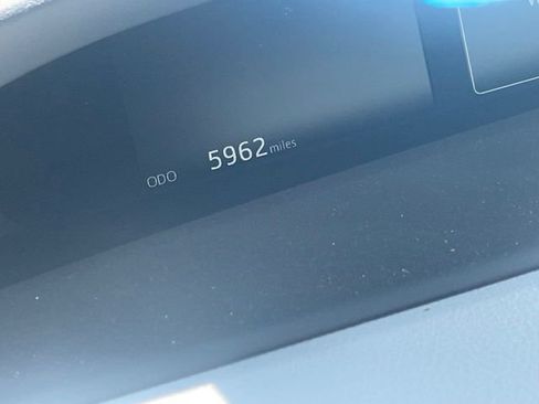Used 2016 Toyota Prius Four Touring w/ Premium Convenience Package FWD image 3