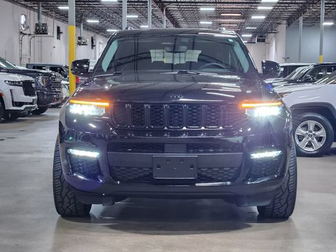 Used 2023 Jeep Grand Cherokee L Limited w/ Black Appearance Package RWD image 2