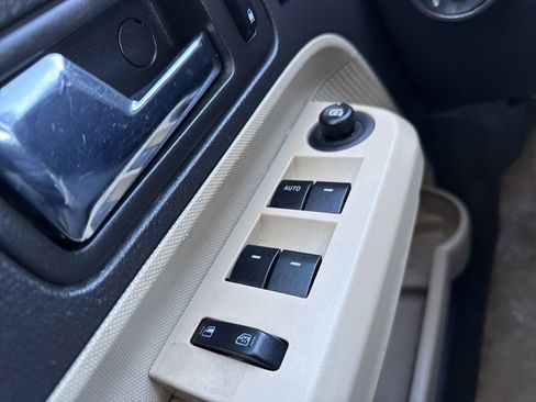 Used 2010 Ford Edge Limited image 29