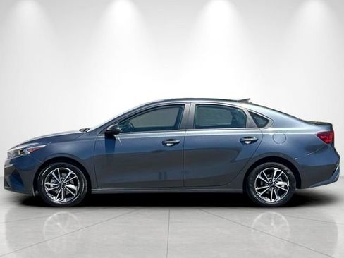 Used 2023 Kia Forte LXS FWD image 7
