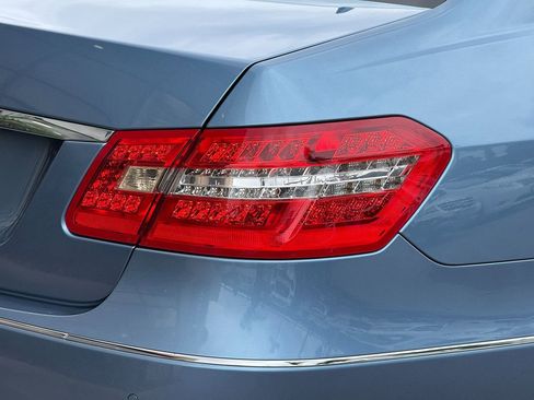 Used 2011 Mercedes-Benz E 550 Sedan image 17