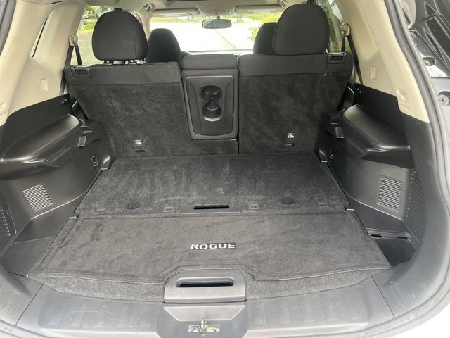 Used 2017 Nissan Rogue SV AWD/4WD image 15