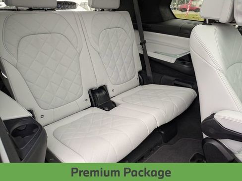 Used 2023 BMW X7 xDrive40i w/ Premium Package image 31