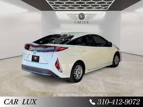 Used 2018 Toyota Prius Prime Advanced w/ Carpet Mat Package FWD image 5