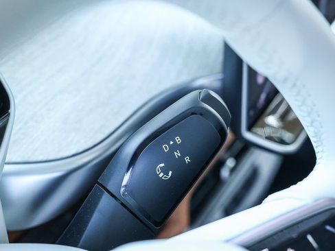 New 2025 Volkswagen ID. Buzz 1st Edition image 37