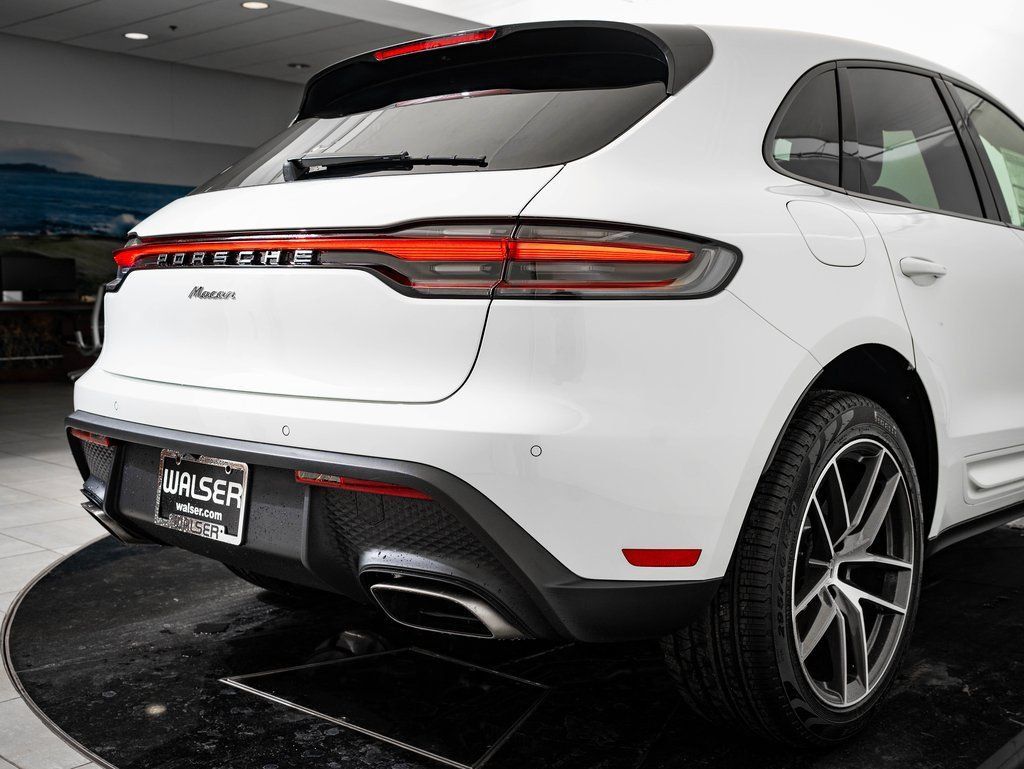 Certified 2026 Porsche Macan AWD/4WD image 22