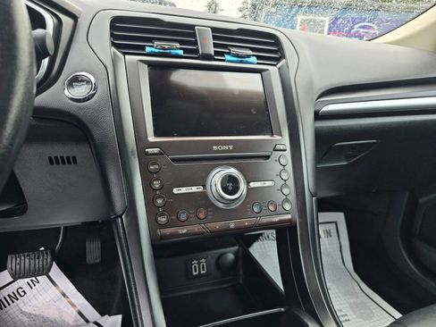 Used 2020 Ford Fusion Titanium image 27