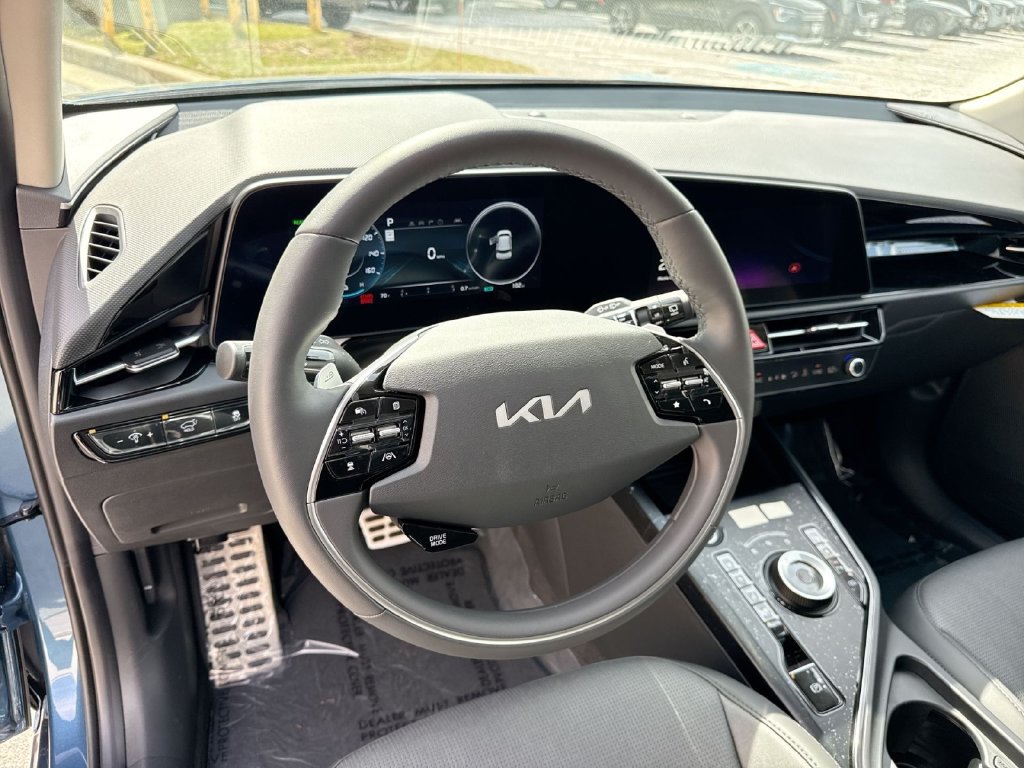 Used 2025 Kia Niro Wave w/ Wave Preserve Package FWD image 16