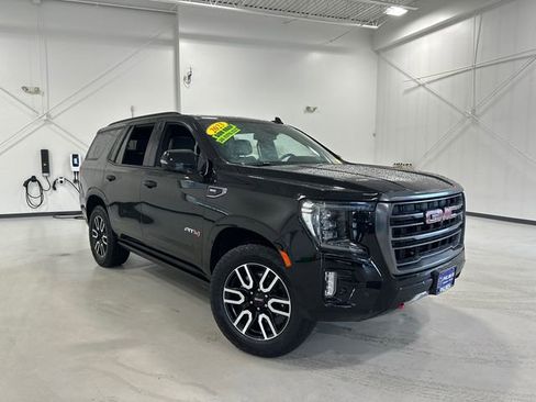 Used 2023 GMC Yukon AT4 w/ AT4 Premium Package AWD/4WD image 4