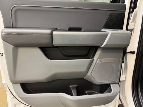 Used 2024 Ford F150 Lightning Flash image 13