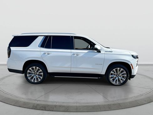 Used 2025 Chevrolet Tahoe High Country AWD/4WD image 9