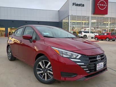 New 2025 Nissan Versa SV w/ Trunk Package