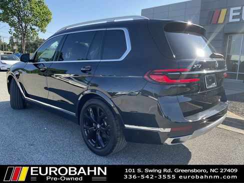 Used 2023 BMW X7 xDrive40i w/ Premium Package AWD/4WD image 3