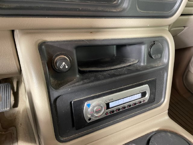 Used 2003 Chevrolet Silverado 2500 LT AWD/4WD image 9
