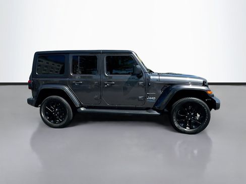 Used 2022 Jeep Wrangler Unlimited Sahara w/ Cold Weather Group AWD/4WD image 8