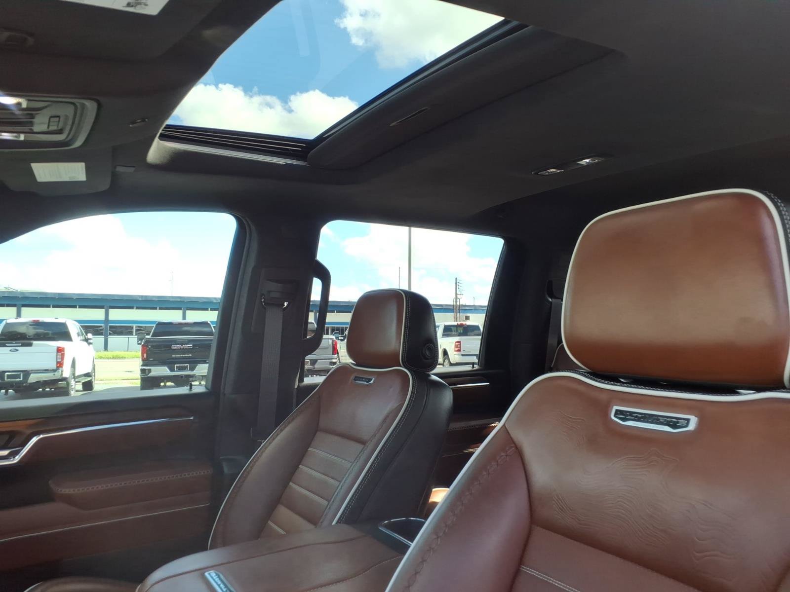 Used 2024 GMC Sierra 3500 Denali Ultimate AWD/4WD image 23