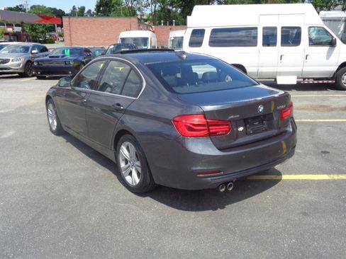 Used 2017 BMW 330i xDrive Sedan AWD/4WD image 4