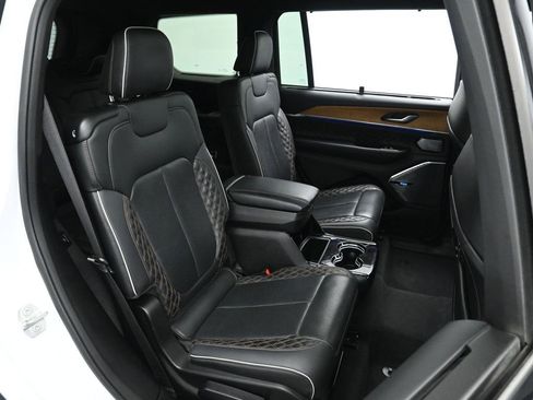 Used 2022 Jeep Grand Cherokee L Summit AWD/4WD image 24