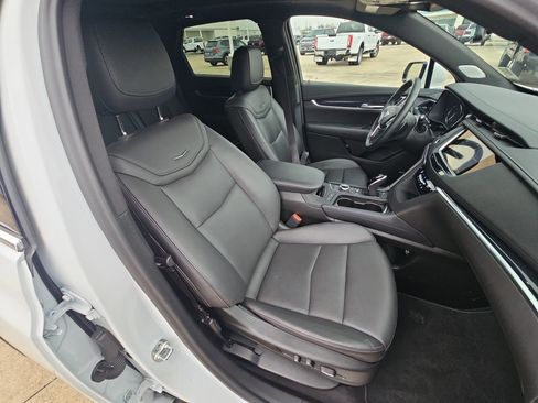 Used 2025 Cadillac XT5 Premium Luxury image 32