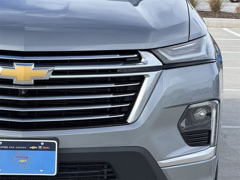 Used 2023 Chevrolet Traverse Premier image 9