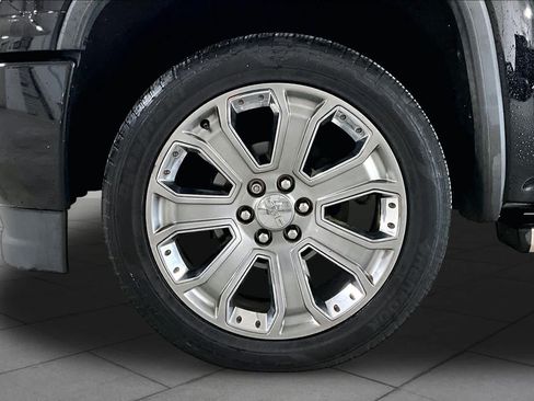 Used 2017 GMC Sierra 1500 Denali w/ Denali Ultimate Package AWD/4WD image 11