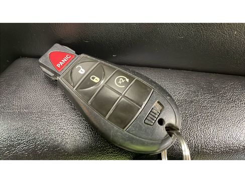 Used 2020 Jeep Cherokee Latitude w/ Cold Weather Group image 18