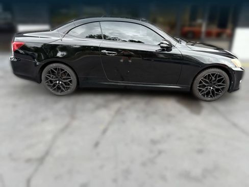 Used 2010 Lexus IS 250C image 6