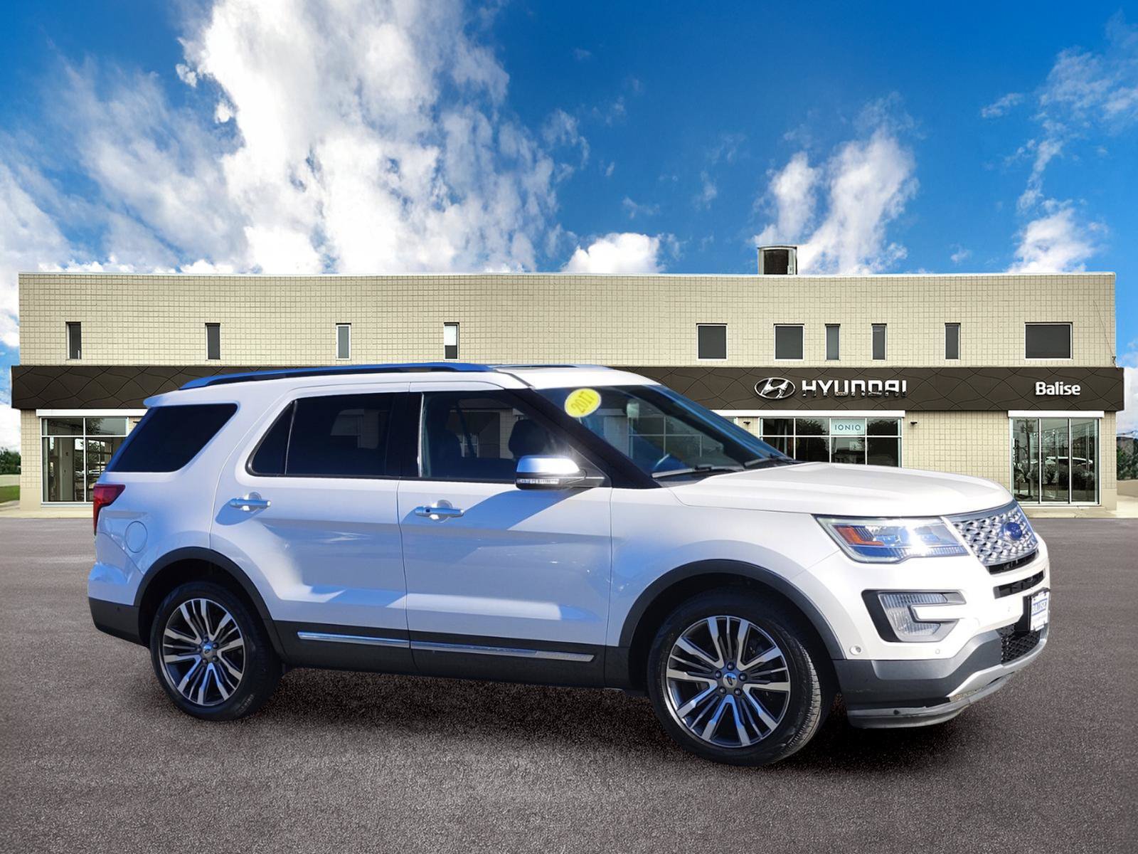 Used 2017 Ford Explorer Platinum AWD/4WD image 1