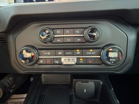 Used 2025 Ford Bronco Outer Banks AWD/4WD image 35