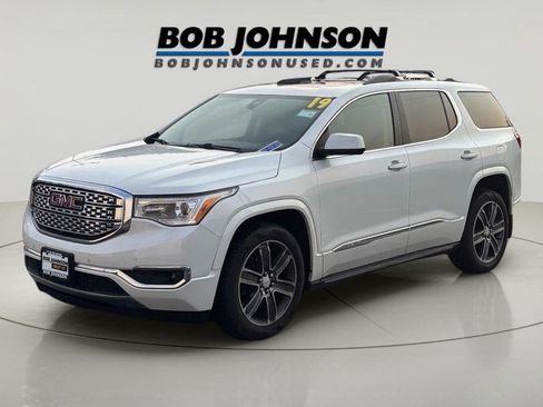 Used 2019 GMC Acadia Denali w/ Technology Package AWD/4WD image 3