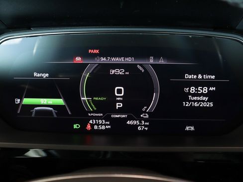 Used 2022 Audi e-tron Premium image 19