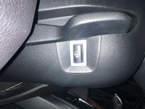 Used 2017 BMW 330i xDrive Sedan AWD/4WD image 13