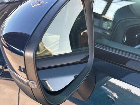 Used 2023 Chrysler Pacifica Touring-L w/ S Appearance Package FWD image 6