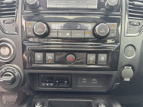 Used 2021 Nissan Titan PRO-4X w/ Pro-4x Convenience Package image 32