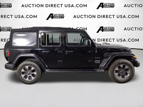Used 2018 Jeep Wrangler Unlimited Sahara AWD/4WD image 41
