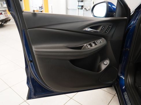 Used 2023 Buick Encore GX Essence FWD image 6