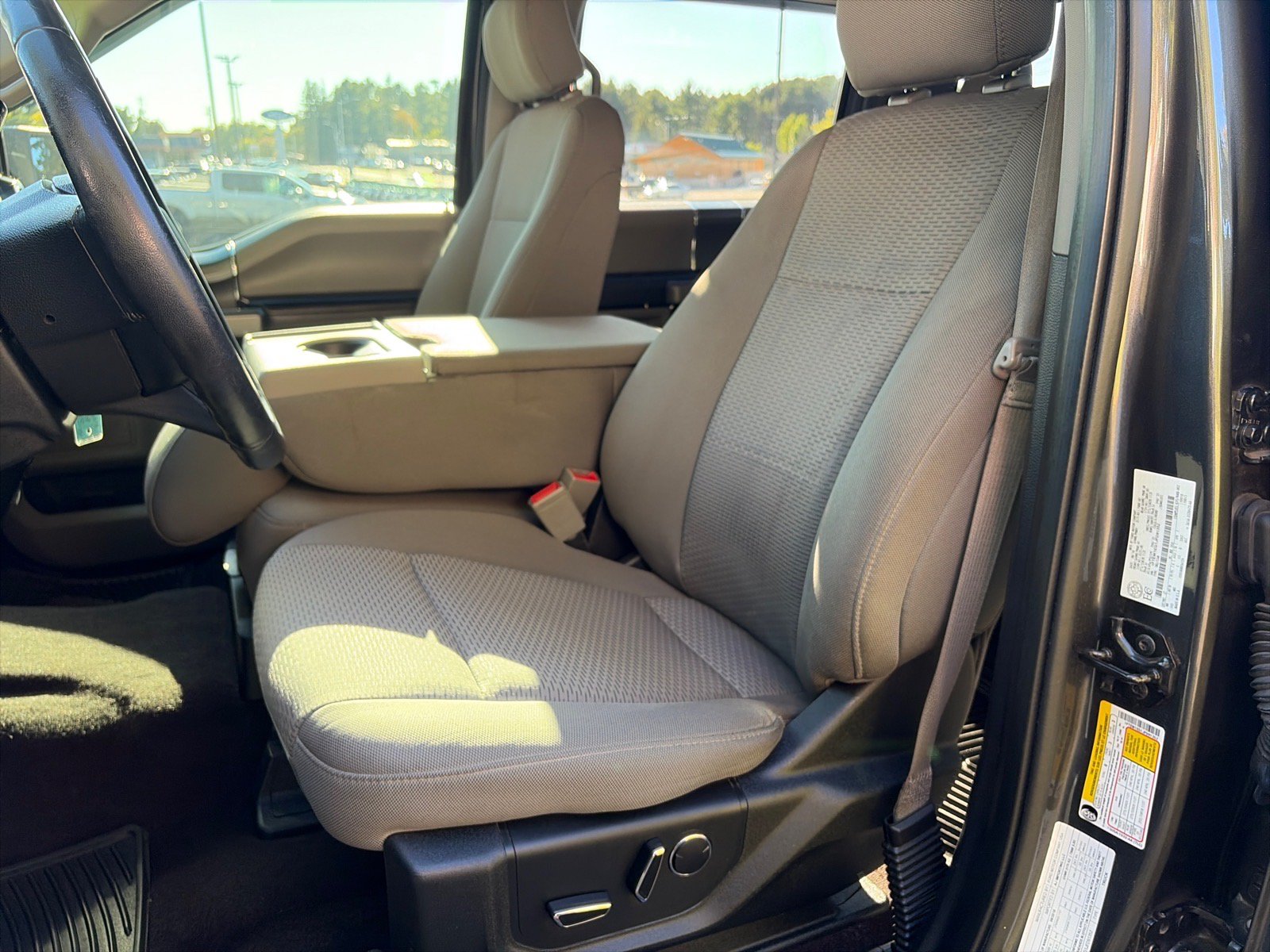 Used 2018 Ford F150 XLT w/ Equipment Group 302A Luxury AWD/4WD image 13