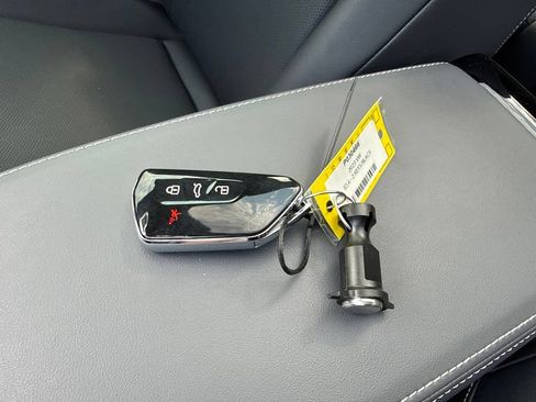Certified 2023 Volkswagen ID.4 Pro S AWD/4WD image 30