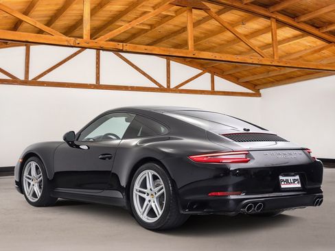 Used 2018 Porsche 911 Carrera RWD image 3
