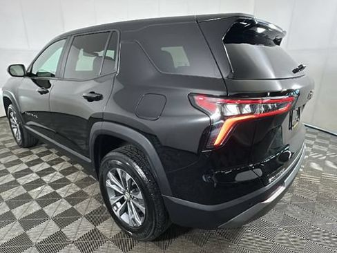 Used 2025 Chevrolet Equinox LT FWD image 4