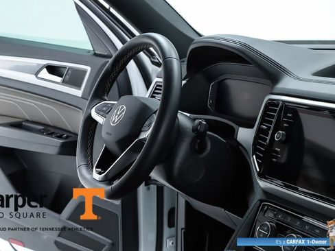 Used 2023 Volkswagen Atlas Cross Sport SEL AWD/4WD image 35