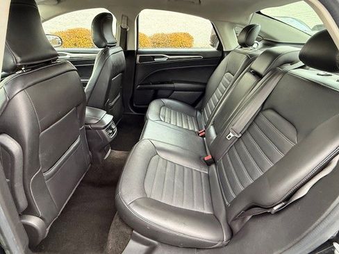 Used 2015 Ford Fusion SE w/ Equipment Group 202A image 15