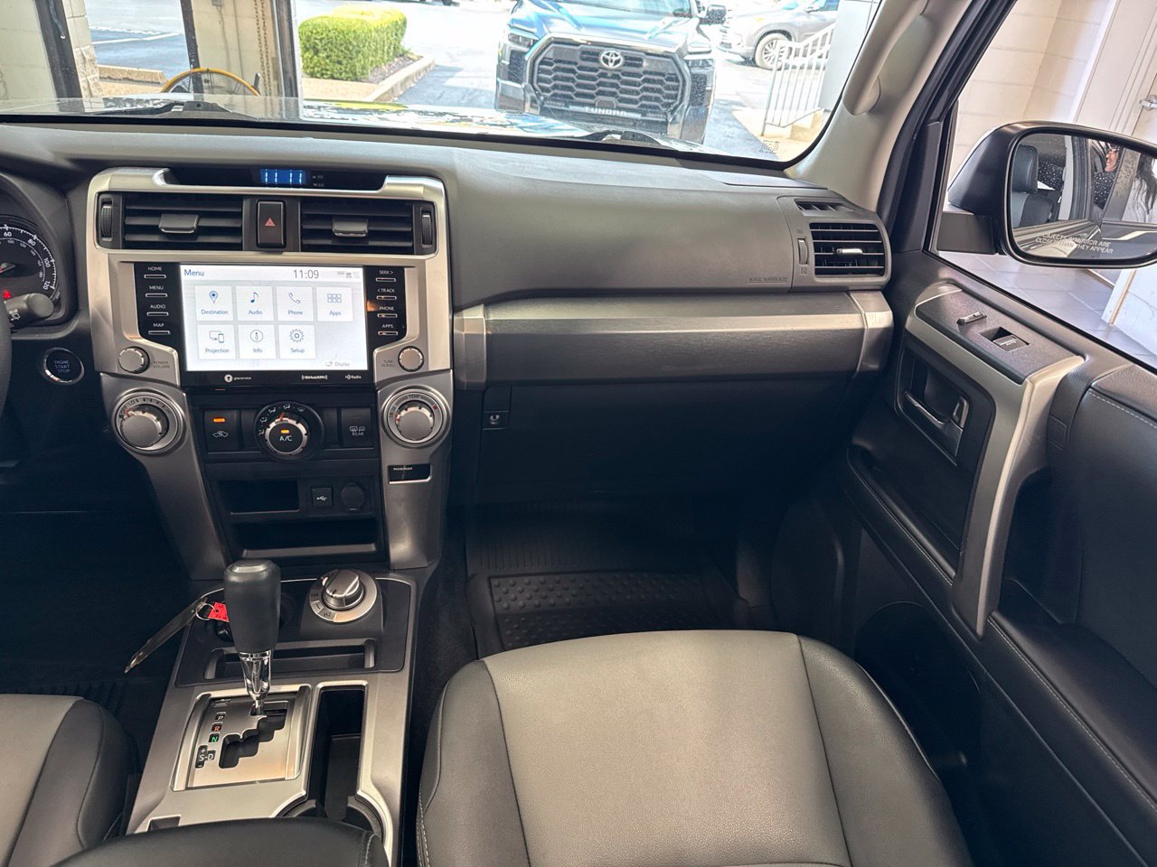 Used 2024 Toyota 4Runner SR5 Premium w/ Moonroof Package AWD/4WD image 48
