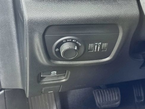 Used 2024 Jeep Grand Cherokee L Laredo RWD image 24
