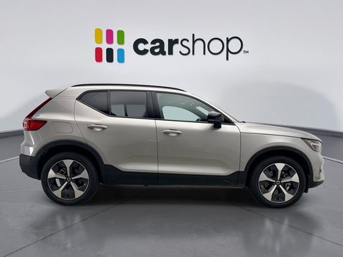 Used 2025 Volvo XC40 B5 Plus AWD/4WD image 6